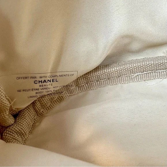 CHANEL gold metallic crossbody pouch CUSTOM with chain and bag charm - Picture 11 of 12